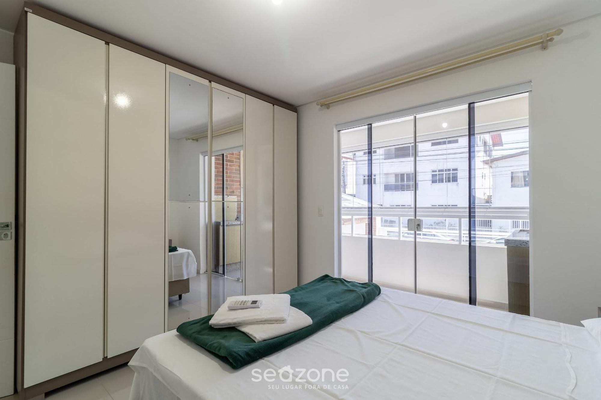 Apto C/ Varanda Loc. Privilegiada Em Bc Bfh0101 * Balneario Camboriu